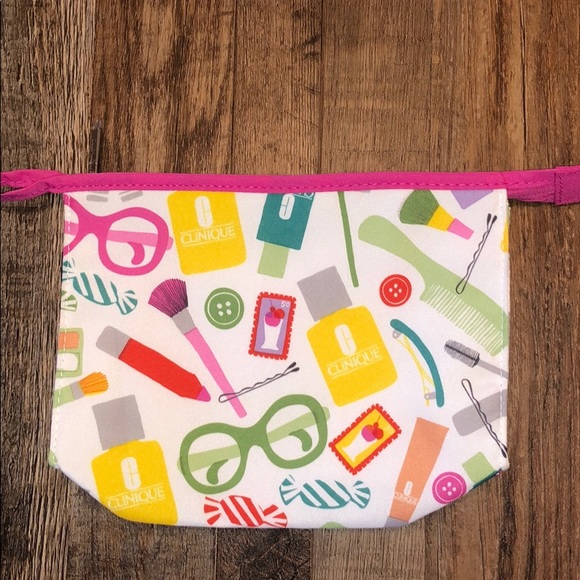 Clinique Makeup Bags - Picture 6 of 6